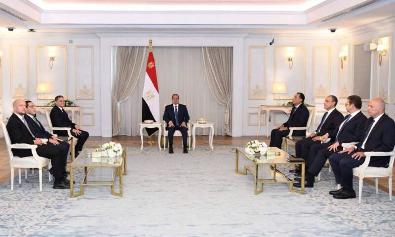 السيسي يلتقي الدبيبة في العلمين.. اتفاق على تعزيز التنسيق ودعم استقرار ليبيا