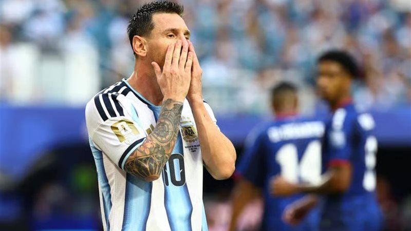 منافس مصر في كأس العالم، الأرجنتين تتقدم على الرأس الأخضر بهدف ميسي بالشوط الأول (فيديو)