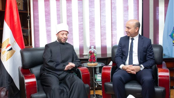 رئيس جامعة دمنهور يستضيف وزير الأوقاف في مناقشة عن تغيير الصيغ الصرفية في القراءات القرآنية