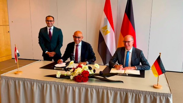 وزير التعليم يوقع إعلان نوايا مشترك مع ألمانيا الاتحادية لتطوير المدارس الفنية المصرية الألمانية