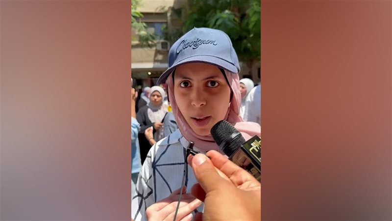 طالبة بلجنة في الدقي عن امتحان الفيزياء: الأسئلة شوفتها قبل كده بس العيب فيا (فيديو)