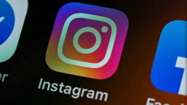 احمِ أطفالك دون حرمانهم من التكنولوجيا.. خبير يكشف قواعد الأمان في العالم الرقمي