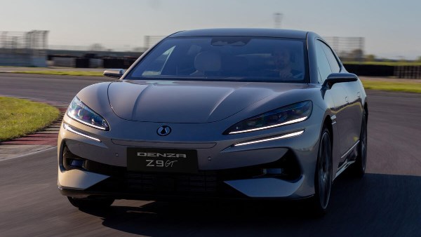 كهربائية خارقة.. ماذا تقدم سيارة دينزا Z9 GT؟