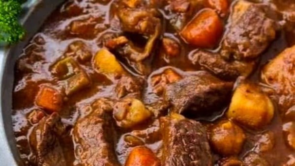 طريقة طهي  اللحم بالبصل