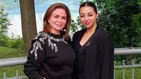 بالأسود.. إلهام شاهين وابنة شقيقتها يثيران الجدل من كندا