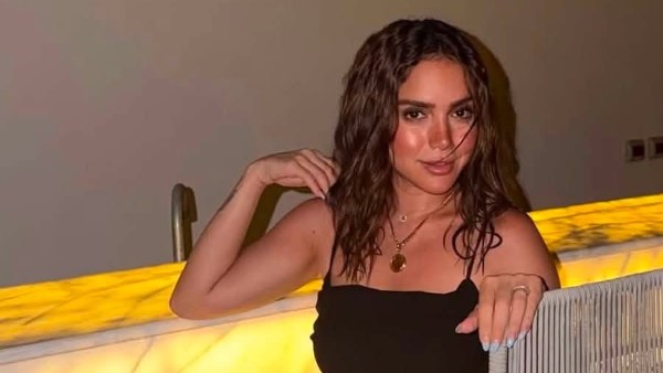 بالأسود.. رنا رئيس تخطف الأنظار بقوامها المثالى