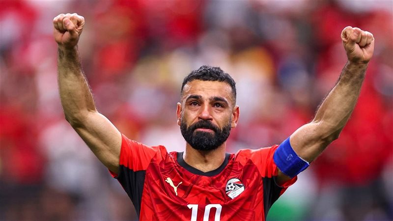 استقبال خاص من جماهير منتخب مصر لـ محمد صلاح قبل المران الرئيسي (فيديو)