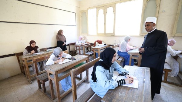 رئيس قطاع المعاهد : تهنئة شيخ الأزهر لأوائل الثانوية دعوة لمواصلة مسيرة التفوق