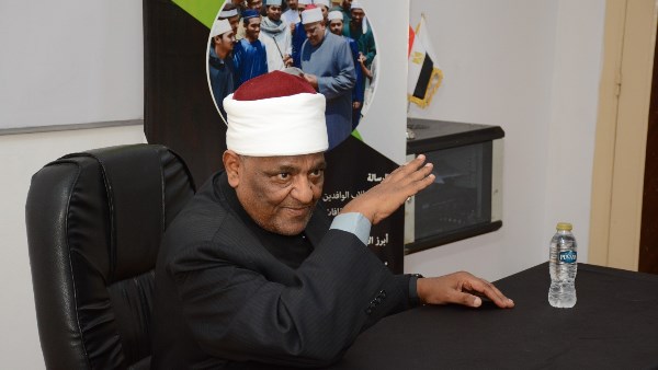 عباس شومان للطلاب الوافدين: الشرع الحنيف ترك مسائل الاجتهاد تيسيرًا على الناس