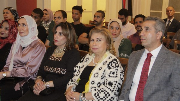 غادة عامر: الاستثمار في التعليم والبحث العلمي هو الطريق لبناء دول تنافس عالميا