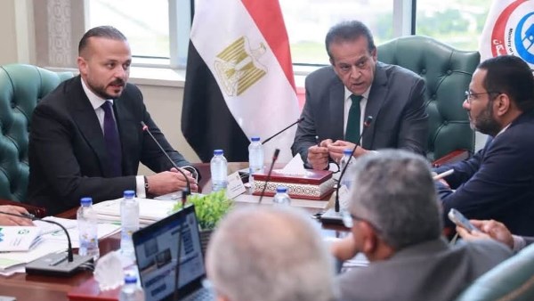 وزير الصحة والنائب محمد الجارحي يبحثان تعزيز التعاون بين الوزارة ومؤسسة الجارحي لدعم القطاع الصحي بالفيوم