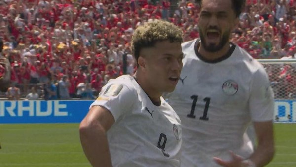 دموع على الهواء .. إمام عاشور يكشف كواليس رحلته مع الأهلي والمنتخب