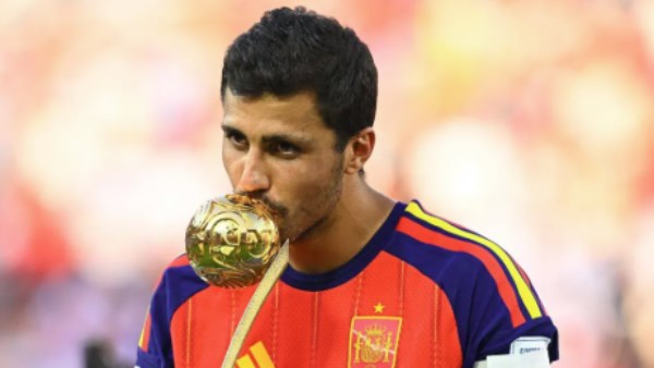 رودري يرفض عرض تجديد مانشستر سيتي.. ويضع ريال مدريد هدفًا محتملًا
