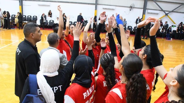 ناشئات مصر يفتتحن مشوارهن في بطولة أفريقيا للطائرة تحت 18 عاما بفوز كبير على الجزائر