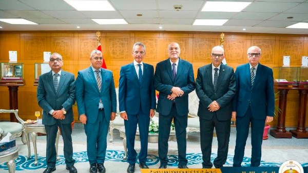 وزير شئون المجالس النيابية يُهنئ رئيس هيئة قضايا الدولة بتوليه منصبه ويبحث سبل تعزيز التعاون المشترك