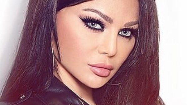 هيفاء وهبي تهدد بمقاضاة فتاة أساءت إليها بسبب صور دون فلتر