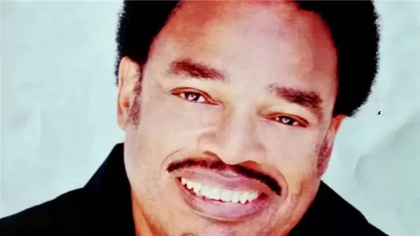 وفاة المغني الأمريكي جيم جيلستراب عن 79 عاما