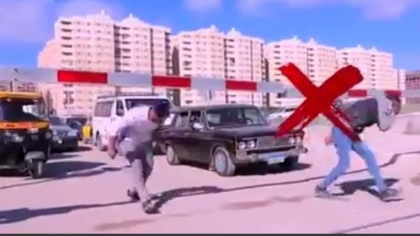 النقل تناشد المواطنين بعدم اقتحام المزلقانات.. وهذه عقوبة الجريمة