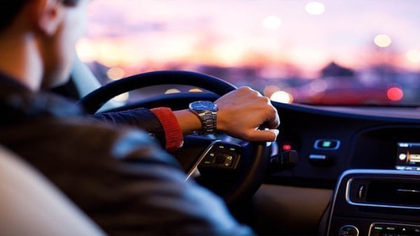 ما هي عقوبة إنشاء مركز لتعليم قيادة السيارات بدون ترخيص.. القانون يجيب