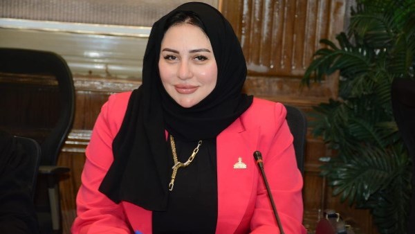 تستحق التقدير.. برلمانية ترد على جدل مقترحها بتغيير مسمى «ربة منزل» إلى «صانعة جيل»