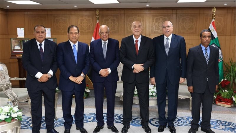 علي عبد العال وأحمد ضيف في زيارة لرئيس قضايا الدولة للتهنئة بمنصبه الجديد