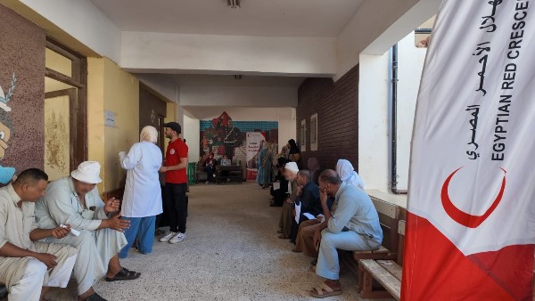 الهلال الأحمر يواصل جهوده التنموية بقافلة شاملة لخدمة أهالي بحر البقر بالشرقية