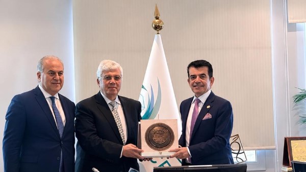 الإيسيسكو تكرم الدكتور أيمن عاشور وتؤكد: إنجازاته قادت مرحلة تحول بارزة وعززت الشراكة مع مصر