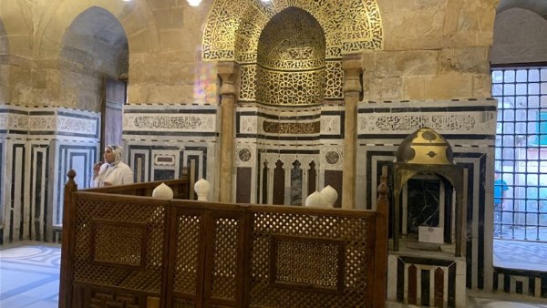 وزير السياحة والآثار والقائم بأعمال السفير الأمريكي يفتتحان قبة السلطان قايتباي بعد ترميمها