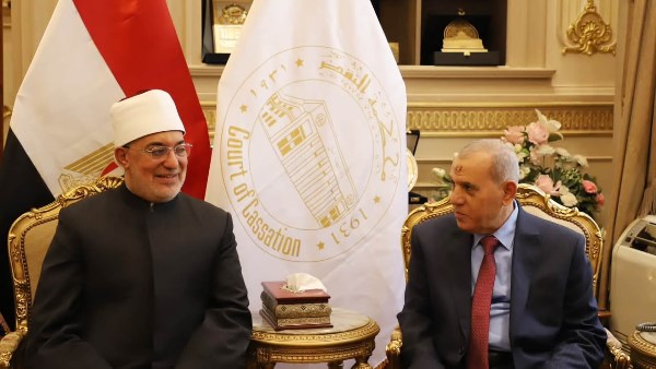 مفتي الجمهورية يهنئ رئيس محكمة النقض بمناسبة توليه مهام منصبه رسميًّا