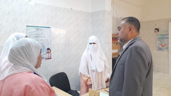 وكيل صحة شمال سيناء يتابع سير العمل بمركز الرعاية في أبي صقل بالعريش