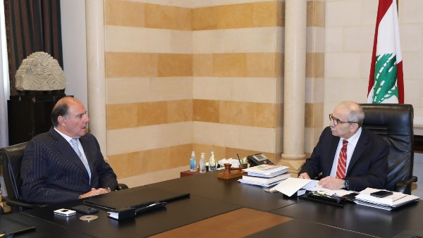 رئيس وزراء لبنان: ملتزمون بالإصلاحات لتحقيق التعافي المالي وإنهاء تداعيات الأزمة