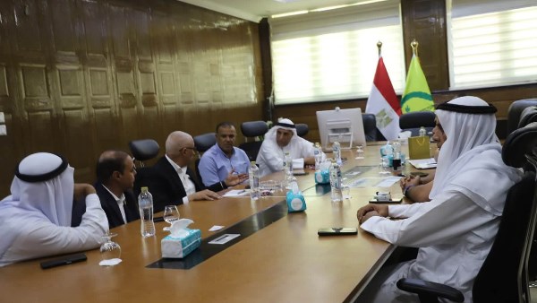 محافظ شمال سيناء يناقش مع مشايخ بئر العبد موضوعات الخدمات والتنمية