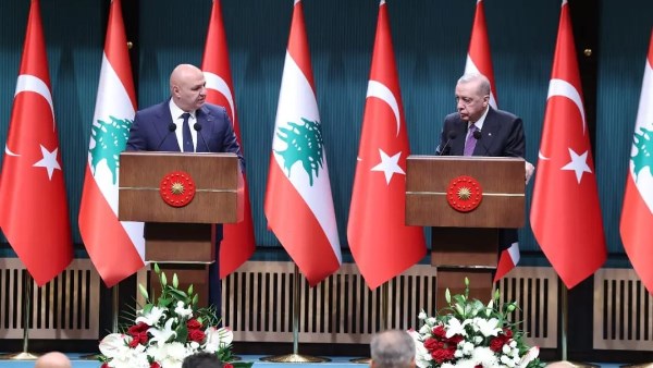 الرئيس اللبناني يختتم زيارته إلى تركيا ويعود إلى بيروت