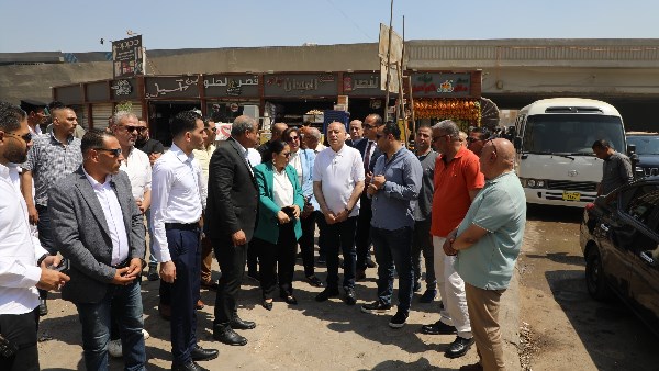 محافظ القاهرة يطيح بمسؤولين في حي المرج بسبب تراجع مستوى النظافة