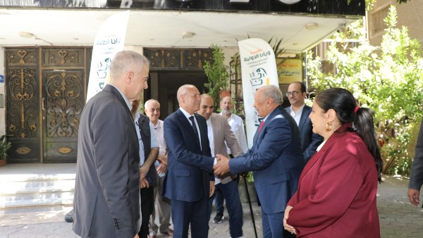 محافظ القاهرة يوزع 12 كرسيًا كهربائيًا على ذوي الهمم دعمًا لدمجهم في المجتمع