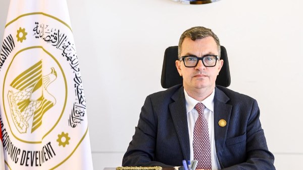 أحمد رستم:رفع نسبة الاستثمارات العامة الخضراء إلى 60% خلال العام المالي