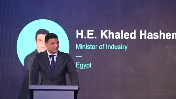 وزير الصناعة يفتتح أول مصنع متكامل لإنتاج مكونات شبكات الكهرباء وحلول الأتمتة في مصر