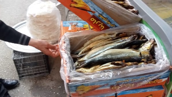 100 كجم.. حملة تموينية تضبط أسماكًا فاسدة ومنتجات مجهولة المصدر في أخميم بسوهاج