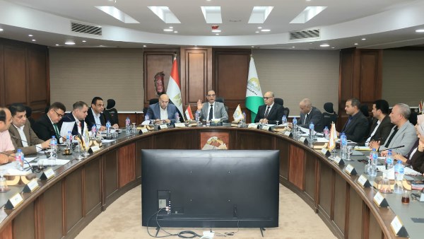 خلال لقائه أعضاء النواب والشيوخ.. محافظ الجيزة يبحث ملفات الخدمات التعليمية والصحية والبيئية بالبدرشين والعياط