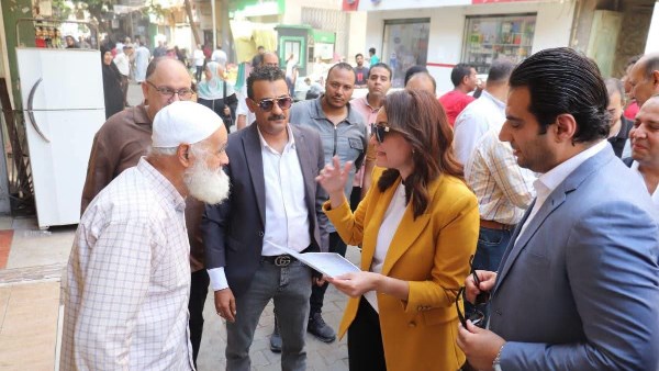 محافظة الجيزة تنفذ حملة توعية بإجراءات ترخيص المحال العامة بنطاق حي جنوب