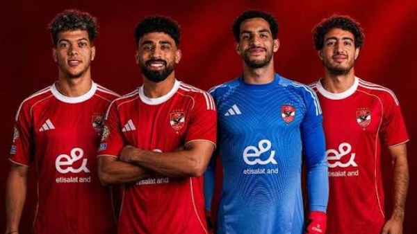 إمام عاشور يتصدر القائمة.. كيف يخطط الأهلي لتجديد عقود اللاعبين رغم عروض الاحتراف؟