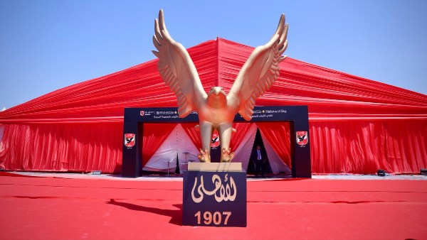 الأهلي يقترب من الإعلان عن أكبر عقد رعاية في تاريخه.. مليارات جديدة وحقوق تسمية الاستاد| الحكاية كاملة