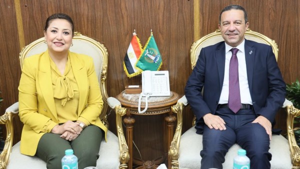 محافظ المنوفية يلتقى وفد اللجنة الطبية العليا والاستغاثات بمجلس الوزراء وبنك الشفاء المصري
