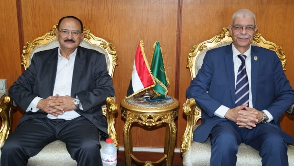 لدعم المشروعات الاستراتيجية.. رئيس جامعة المنوفية في لقاء مع النواب