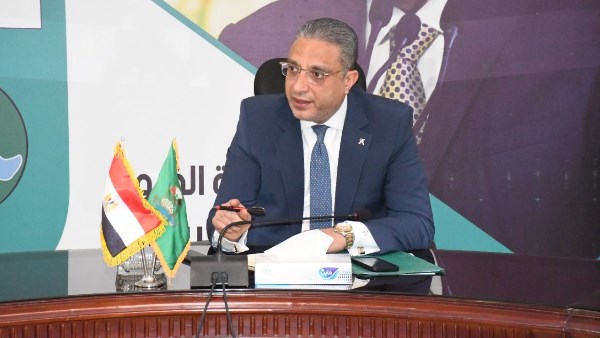 محافظ الجيزة يجري جولة ميدانية بكرداسة ويوجه برفع تجمعات القمامة بطريق المريوطية