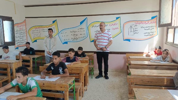 وكيل تعليم بني سويف يتابع امتحانات الدور الثاني بمدرسة بدهل الإعدادية بنين بسمسطا