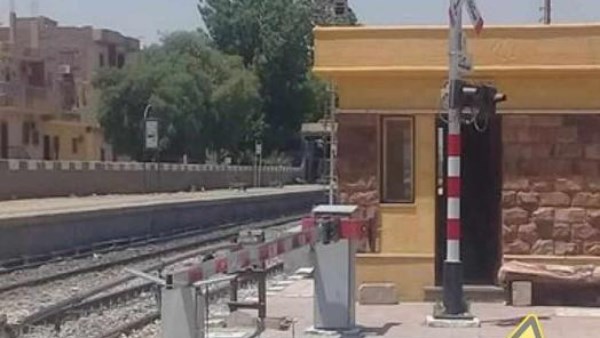 مصرع صغير صدمه قطار أثناء عبوره شريط السكة الحديد بالمنيا