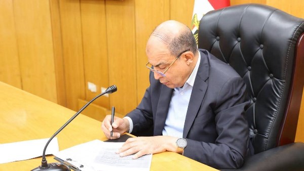 محافظ المنيا يوجه بسرعة إنهاء ملفات التصالح والتسجيل بمنظومة التأمين الصحي الشامل