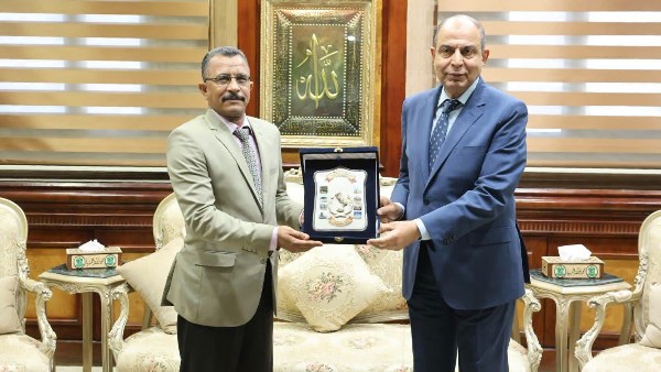 محافظ المنيا يكرم وكيل وزارة التموين تقديرًا لجهوده في إحكام الرقابة على الأسواق وحماية الأمن الغذائي