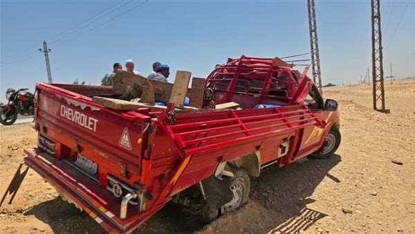 مصرع شخصين وإصابة 36 آخرين في انقلاب ربع نقل بصحراوي ملوي في المنيا